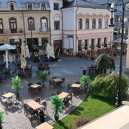 Central 2 Apartment Craiova Exterior photo